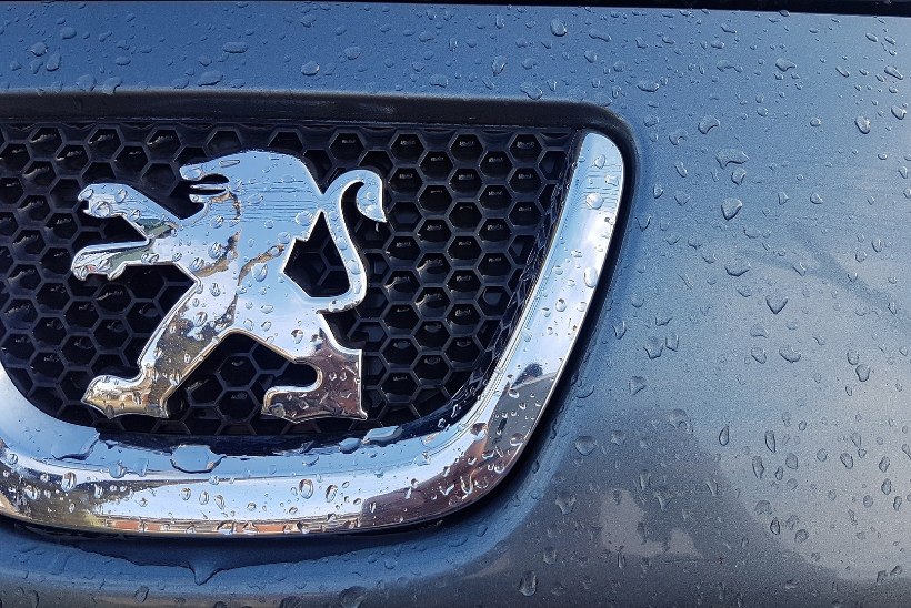 Peugeot muudab oma tunnuslauset ja näitab Genfis võimsat hübriidajamiga ideeautot