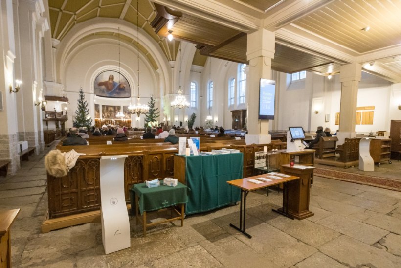 GALERII | Kas kirikud said jõululaupäeval koroonareeglite järgimisega hakkama?