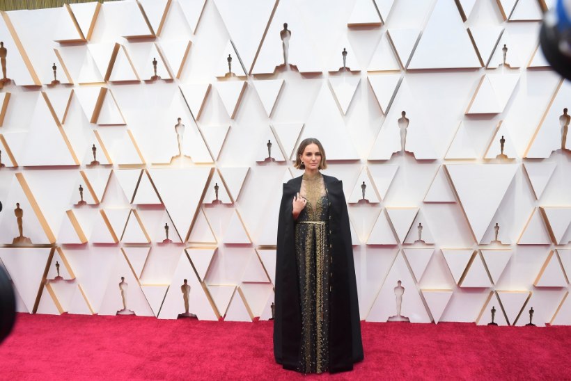 Natalie Portman tegi Oscaritel oma riietusega jõulise feministliku avalduse