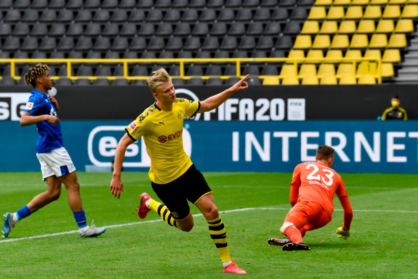 Suure jalgpalli tagasitulek: Dortmund lõi suurimal rivaalil puuri palle täis!