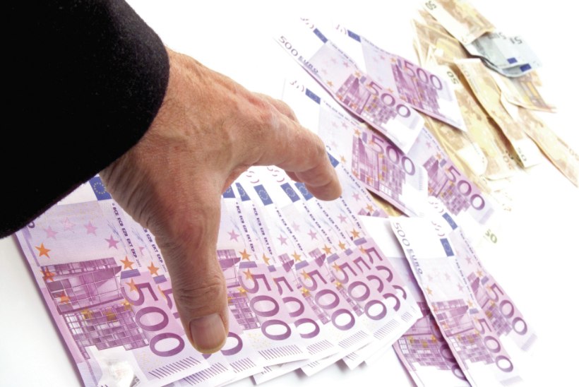 ERAKONDADE RAHAKOTT | Hillar Teder annetas eelmise aasta lõpul Isamaale 60 000 eurot. Kes veel tuhandeid luhvtitasid?