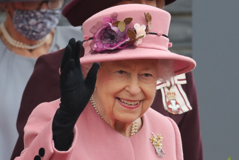 Kuninganna saatis haigevoodist nukra sõnumi. Kas britid peavad tõesti valmistuma mõeldamatuks? 