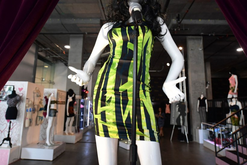Amy Winehouse'i kleit müüdi oksjonil arvatust 16 korda kõrgema hinnaga