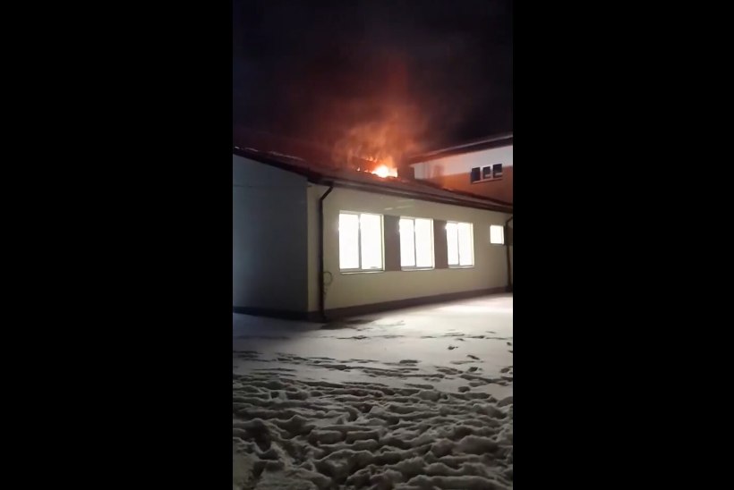 VIDEO | Kullamaa keskkooli katus läks põlema