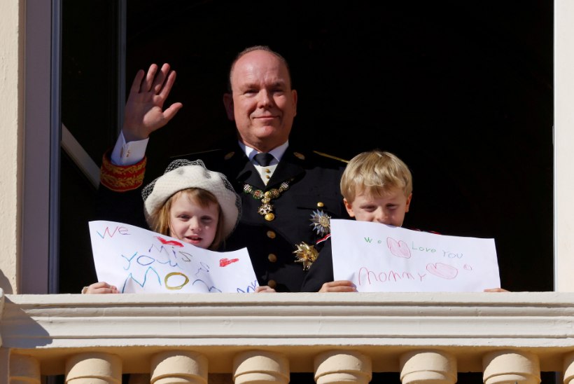 Monaco vürstipaari kaksikud võeti perekondlikel põhjustel koolist ära