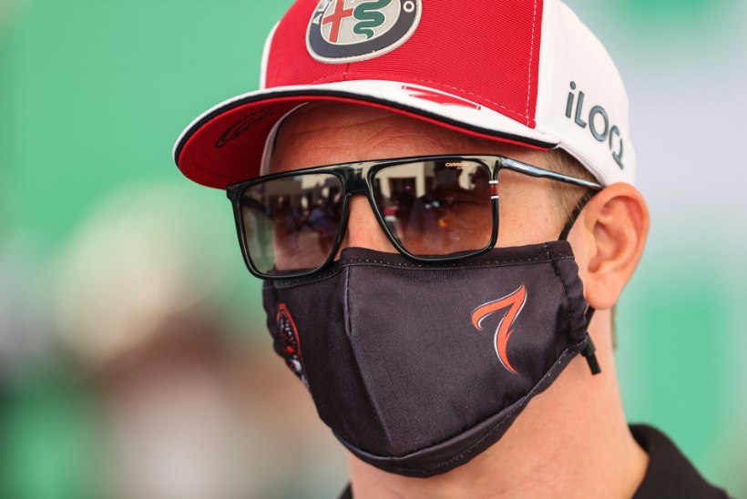 Meeskonnalt sümboolse kingituse saanud Räikkönen oma viimasel pressikonverentsil: ma ei oota sõitu, vaid selle lõppu