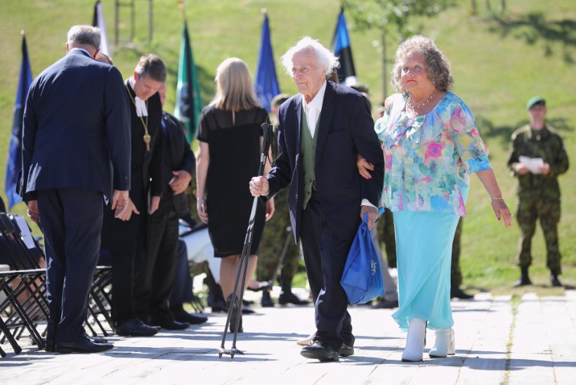 GALERII | Leinapäeval mälestati Eesti kommunismiohvrite memoriaali  juures küüditatuid ja avati  uued nimetahvlid 