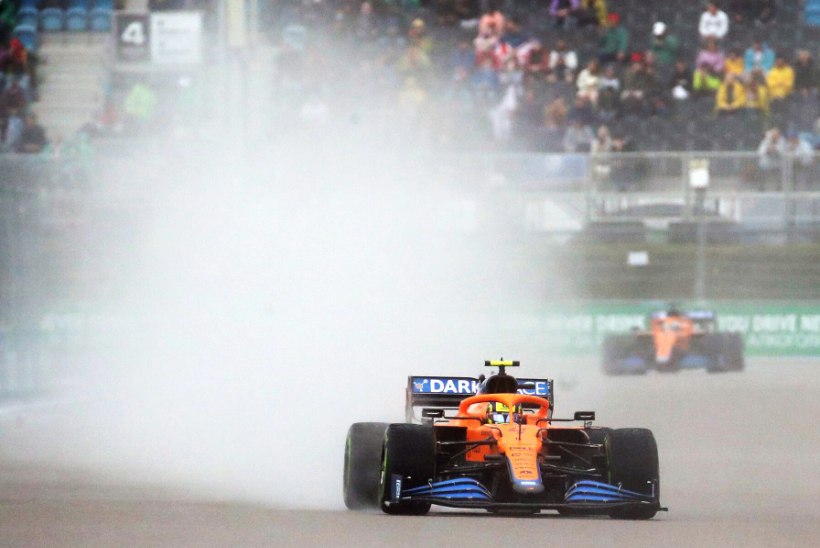 VENE GP: vihmasadu kinkis võidu Hamiltonile!