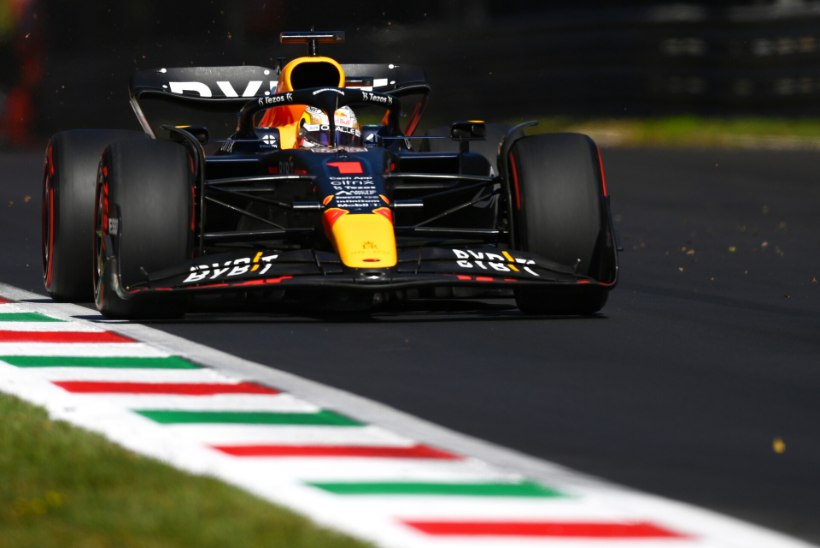 Verstappen sai Itaalias viienda järjestikuse etapivõidu, sõit lõpetati turvaauto järel