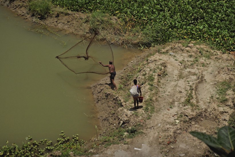 ÕHTULEHT BANGLADESHIS | „VESI SEISAB MAJAS VAHEL KUU AEGA.“ Kuidas saab korraga olla vett liiga palju ja liiga vähe? Mis on ülikiire majandusarengu hind?