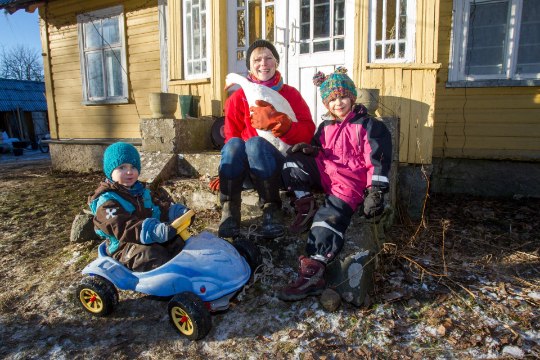 Elu pärast saadet: Heidi Hanso kirjutab taluelust ning vajadusel aitab kitsegi kaevust välja