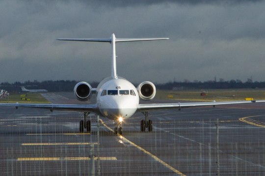 Nördinud Kärdla lennureisijad: lennufirma teavitas lennu tühistamisest e-kirjaga, mida ei loetud