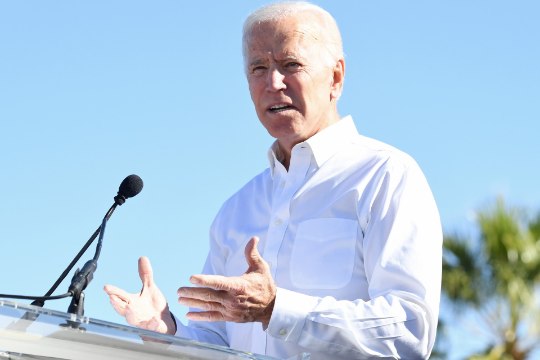KAHTLASTE PAKKIDE SAAGA JÄTKUB: endine asepresident Joe Biden sai samuti hirmutava saadetise
