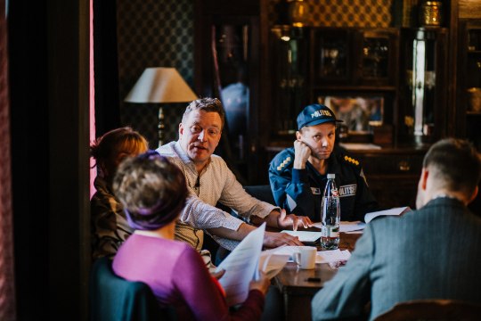 Eesti Politsei 100. sünnipäevaks vändati kolm lühifilmi peaosas Argo Aadliga