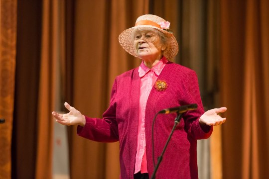 HUMOORIKAS VIDEO | 86-aastase Tõrva Tilde luuleread: vanasti ei teinud keegi kanepist pläru – ju siis rahval oli aru!