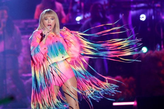 SKANDAAL: Taylor Swiftil ei lubata oma hitte esitada