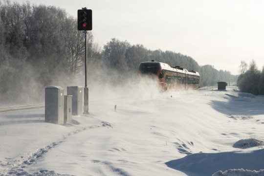 Paljud Pärnumaa autojuhid eiravad raudtee ülesõidukohal stoppmärke