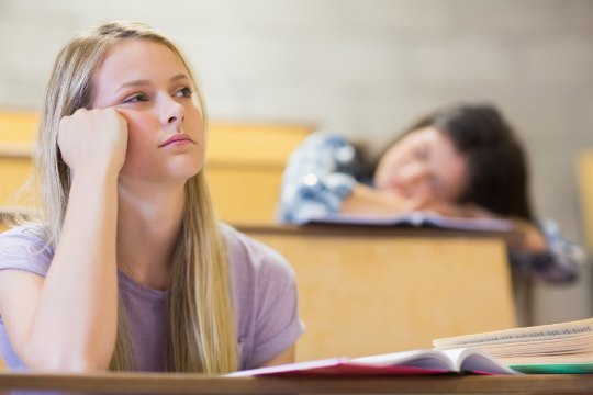MAGAMATUS VÕIB HAIGEKS TEHA: miks nii paljudel õpilastel on pidev unevõlg? 