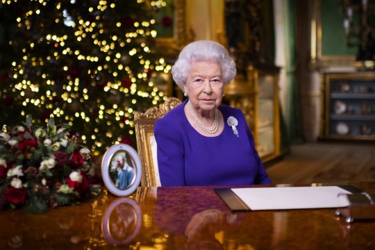 VIDEO | Elizabeth II jõulutervituses neile, kes veedavad pühad pere ja sõpradeta: „Te pole üksi.“ 