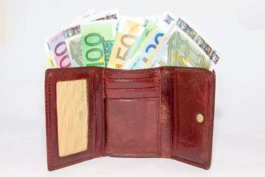 Eesti keskmine palk oli möödunud aastal 1407 eurot