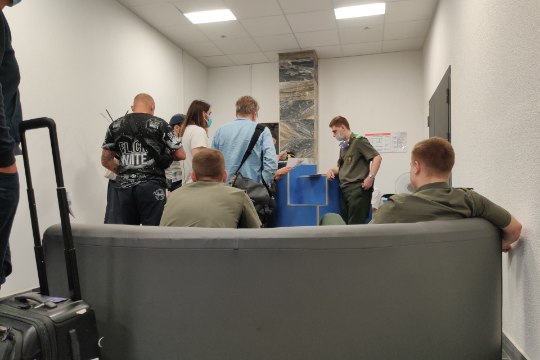 FOTOD | Silver Meikar: „puhkus“ väljasaadetutega Minski lennujaamas