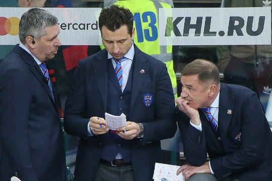 VÕIMALIK VAID VENEMAAL: oligarhi poeg määras ennast KHLi meeskonna peatreeneriks