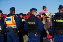 Austria taandub leevendatud piirikontrollist, mis viidi sisse pärast väikese Aylani surnukeha leidmist 