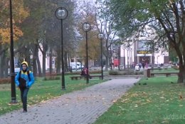TV3 VIDEO | Kohtla-Järvel peeti kinni kaks alaealist, kes tänaval inimesi peksid