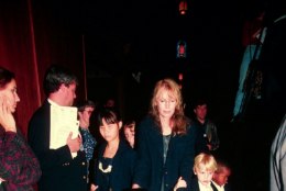 Mia Farrow leinab hukkunud poega
