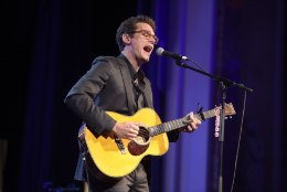 Rokkar John Mayer viidi erakorralisele lõikusele