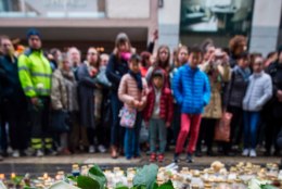 FOTOD | Rootsis korraldati terroriohvrite mälestuseks leinaseisak