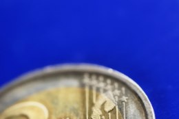 KUIDAS MEELDIB? Balti riikide 100. aastapäeva mündikonkursi võitis Leedu kujundaja