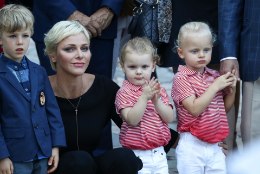 Monaco vürstinna näitas kaksikuid ja uut soengut