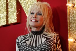 Dolly Parton leinab loomepartnerist nooremat venda 