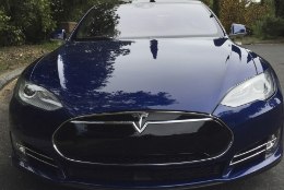 VÕIMAS VÄRK: Tesla S-ist valmis kuulikindel versioon