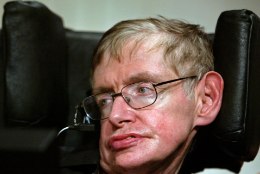 Hawking utsitas kosmost koloniseerima, aga hoiatas ka võõrtsivilisatsioonidega kontaktide loomise eest