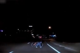 VIDEO | Teed ületav naine hukkub isesõitva auto rataste all