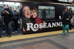 Ameerika telekanal katkestas sarja „Roseanne“ näitleja rassistliku säutsu pärast