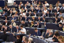 Eurosaadikud hääletasid vastuolulise autoriõiguse seaduse maha