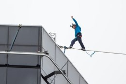 Slackliner Jaan Roose vigastas end pärast maailmarekordi püstitamist