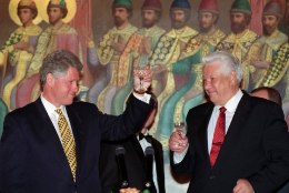 Jeltsin pakkus Clintonile salatehingut: Baltikum ei pea NATOsse saama