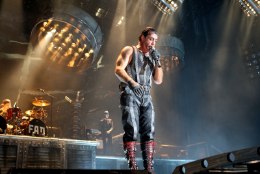 VIDEO | Rammsteini solisti uue loo visuaal on üles võetud Rummu karjääris
