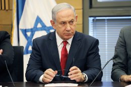Netanyahu keeldub ametit maha panemast ametlikest süüdistustest hoolimata