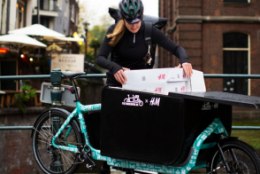 Hollandlased hakkavad H&Mi kaupa kätte saama rattakulleritega