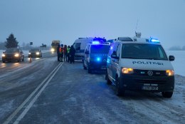 Kaerepere külas põrkas kokku kaks sõiduautot, õnnetuspaigal on liiklus häiritud