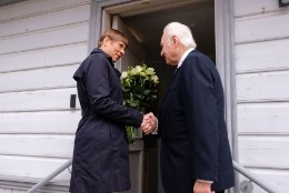 PÄEVAPILT | Kaks presidenti: Kersti Kaljulaid õnnitleb Arnold Rüütlit