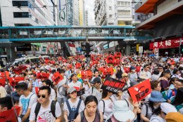 Hong Kongis tuli üle miljoni inimese tänavatele protestima