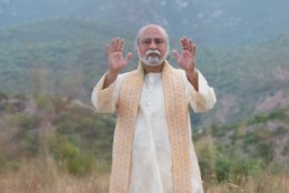 „PUUDUTA MIND“ | India vaimne õpetaja Sri Bhagavan: valgustumisega kaovad rahvused, meist saab üks pere