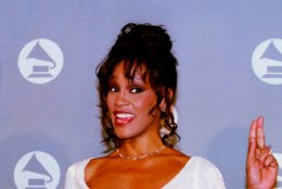 Whitney Houstonil ilmus seitse aastat pärast surma uus lugu