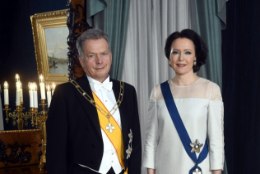 Soome esileedi Jenni Haukio nägi presidendi vastuvõtul välja kui Lumivalgeke